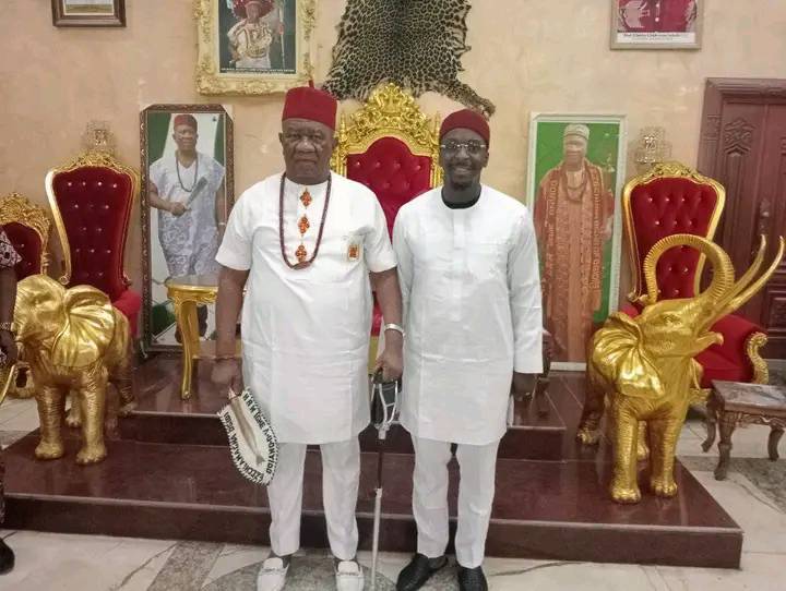 Okonkwo, started his tour of the Ogidi Ward from the Palace of His Royal Majesty Igwe (Pharm) Alex Uzo Onyibo